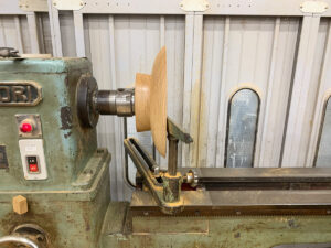 インスタレーション作品『あなたの家に、庭になる』の制作中画像