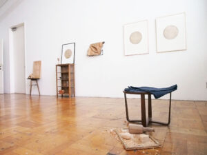 インスタレーション作品『あなたのために作っていたい無理な部分があるのは知っているんだけど精一杯やらせてもらうよ』の画像