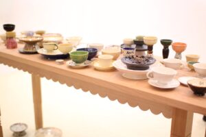 インスタレーション作品『めいめい、よよに続いた続いた子の子の子の』の画像