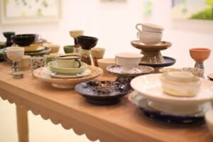 インスタレーション作品『めいめい、よよに続いた続いた子の子の子の』の画像